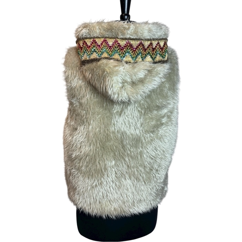 Aryeh Faux Fur Hooded Afghan-Inspired Boho Vest with Embroidered Trim Size XL - Picture 7 of 10